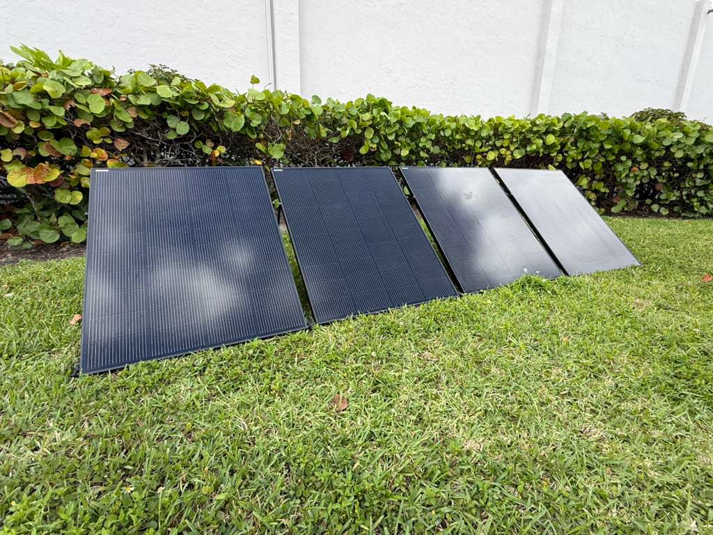 Lithox SP600 Balcony System Include All Items: (PV, Mounting, Microinverter, Cable, Plugs)